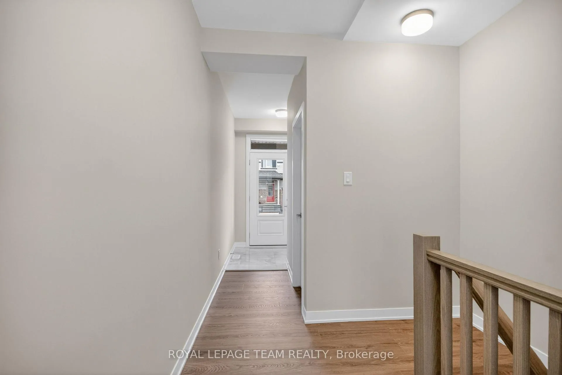 Photo 4 of 297 Les Emmerson Drive, Ottawa, Barrhaven - Heritage Park — HOMEH