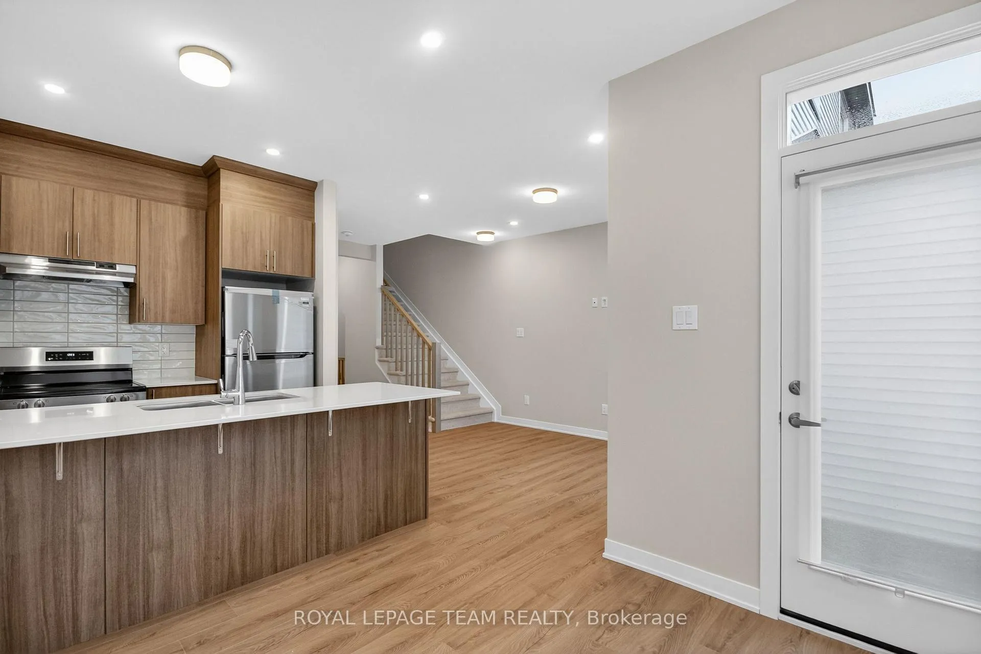 Photo 15 of 297 Les Emmerson Drive, Ottawa, Barrhaven - Heritage Park — HOMEH