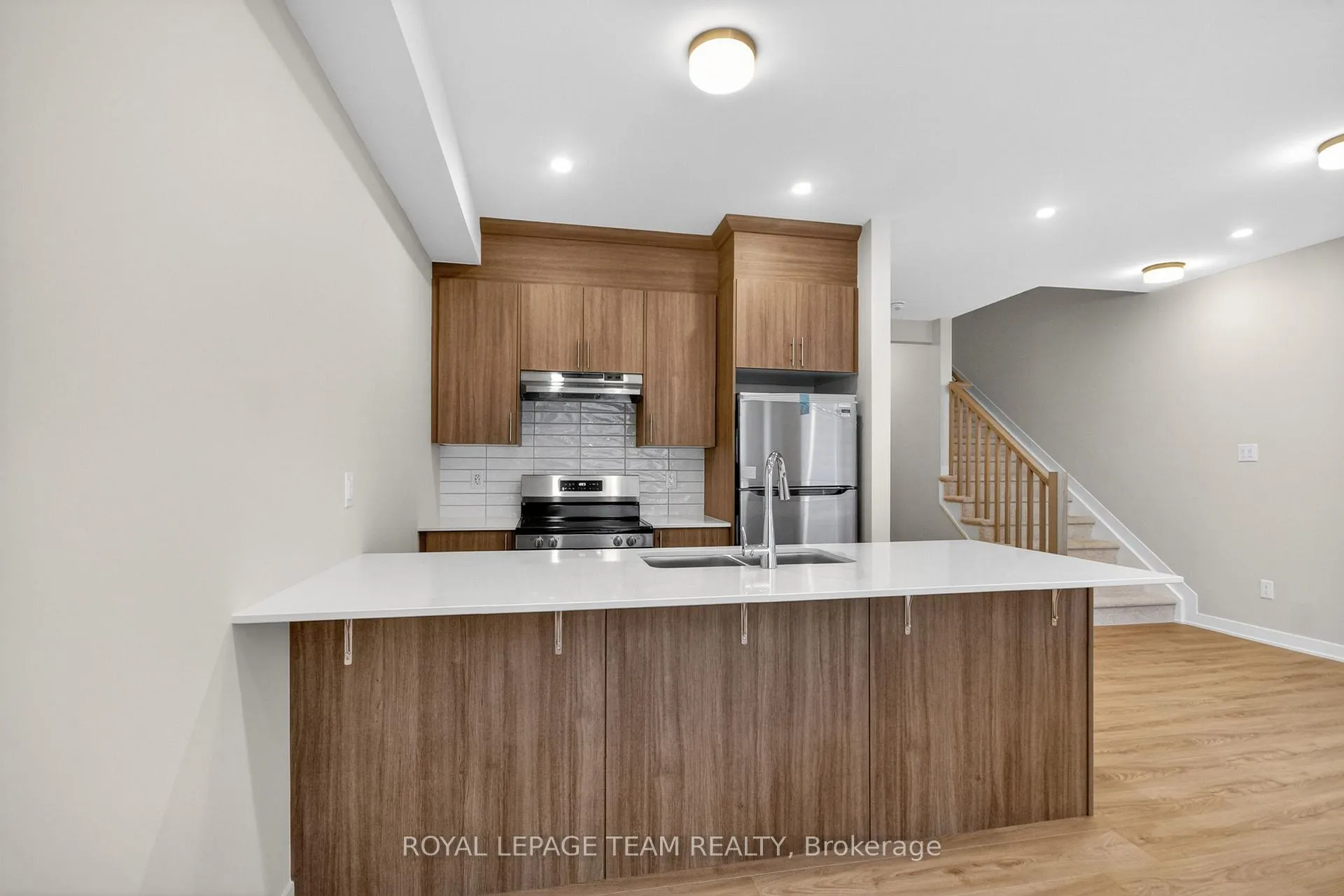 Photo 16 of 297 Les Emmerson Drive, Ottawa, Barrhaven - Heritage Park — HOMEH