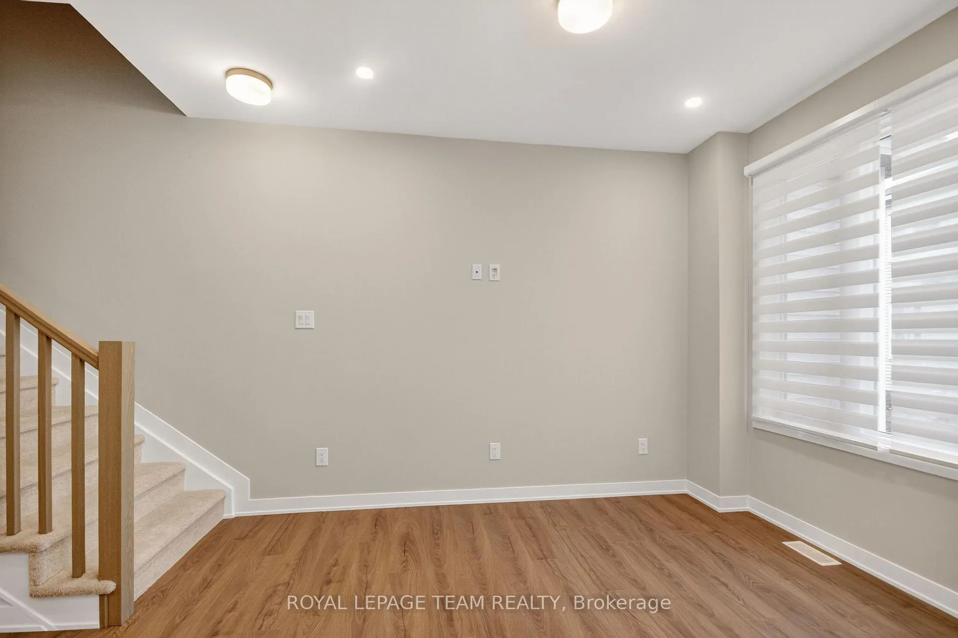Photo 20 of 297 Les Emmerson Drive, Ottawa, Barrhaven - Heritage Park — HOMEH