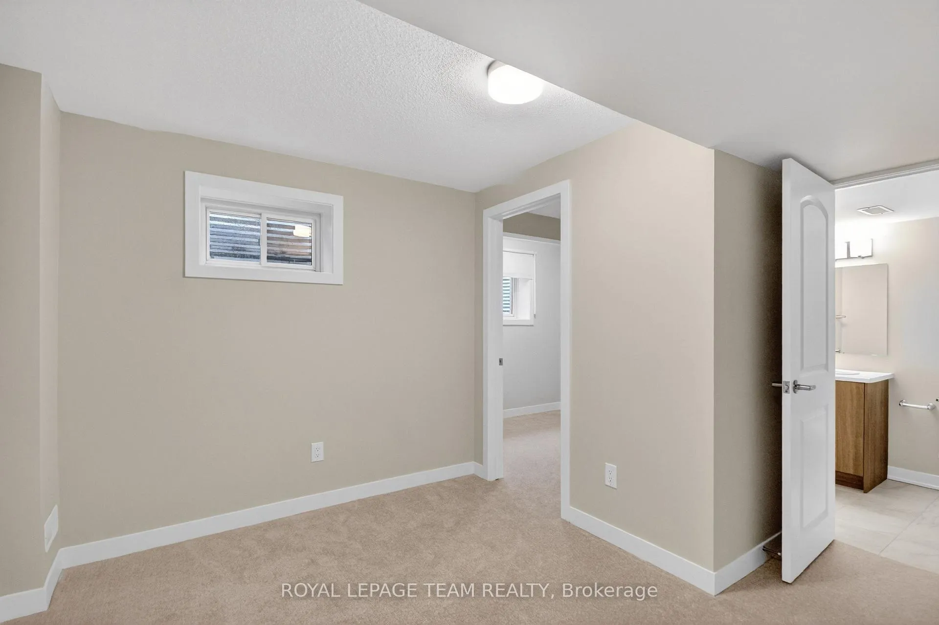 Photo 31 of 297 Les Emmerson Drive, Ottawa, Barrhaven - Heritage Park — HOMEH