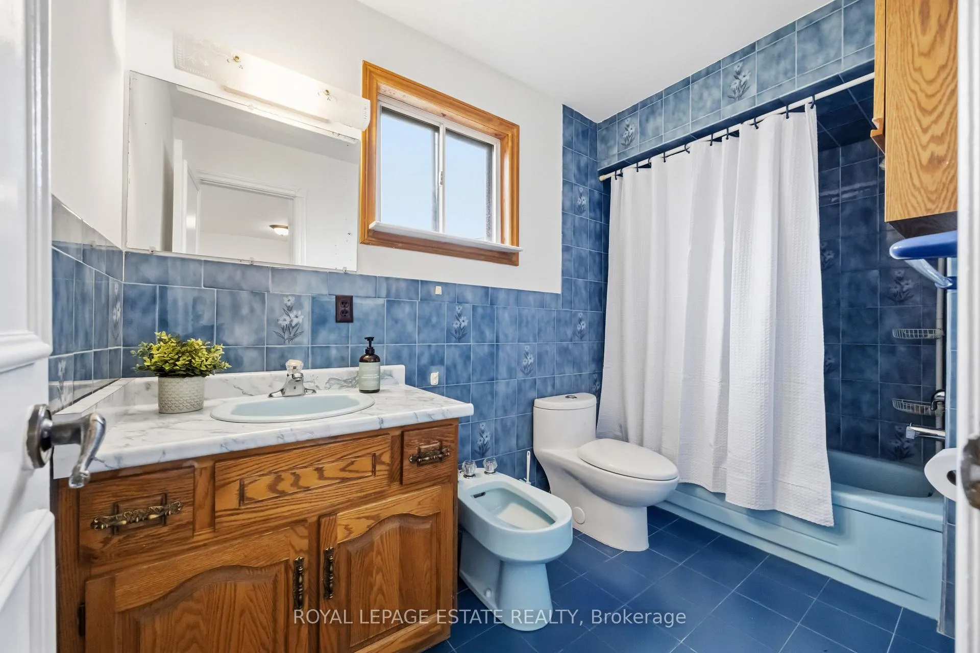 Photo 11 of 293 Harvie Avenue, Toronto, Caledonia-Fairbank — HOMEH
