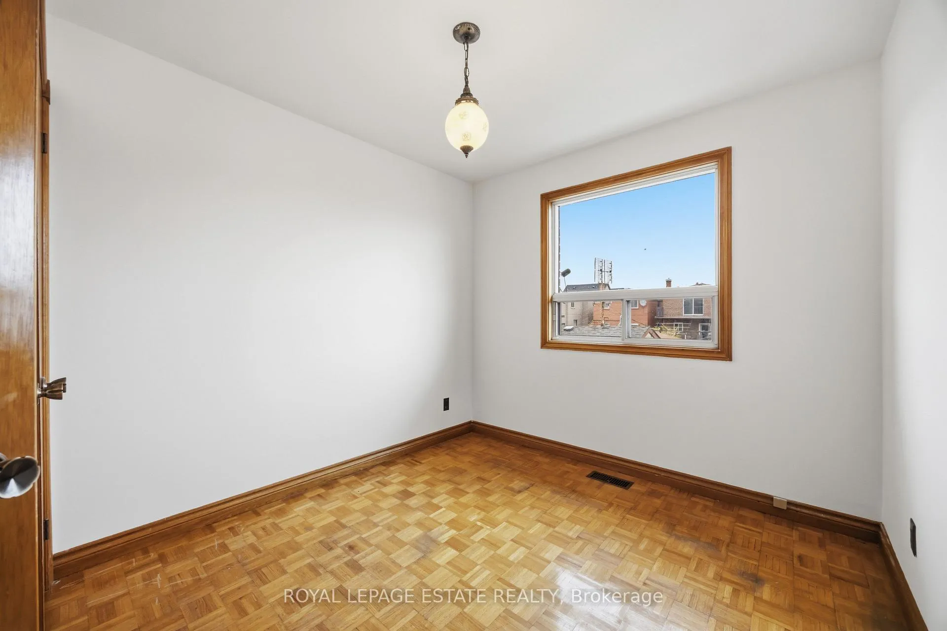 Photo 14 of 293 Harvie Avenue, Toronto, Caledonia-Fairbank — HOMEH