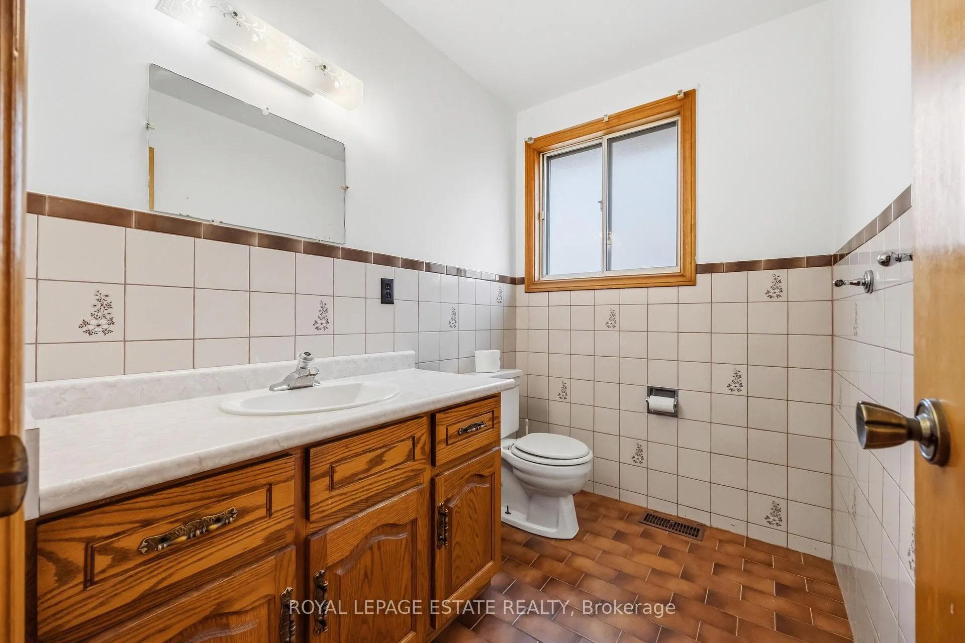 Photo 16 of 293 Harvie Avenue, Toronto, Caledonia-Fairbank — HOMEH