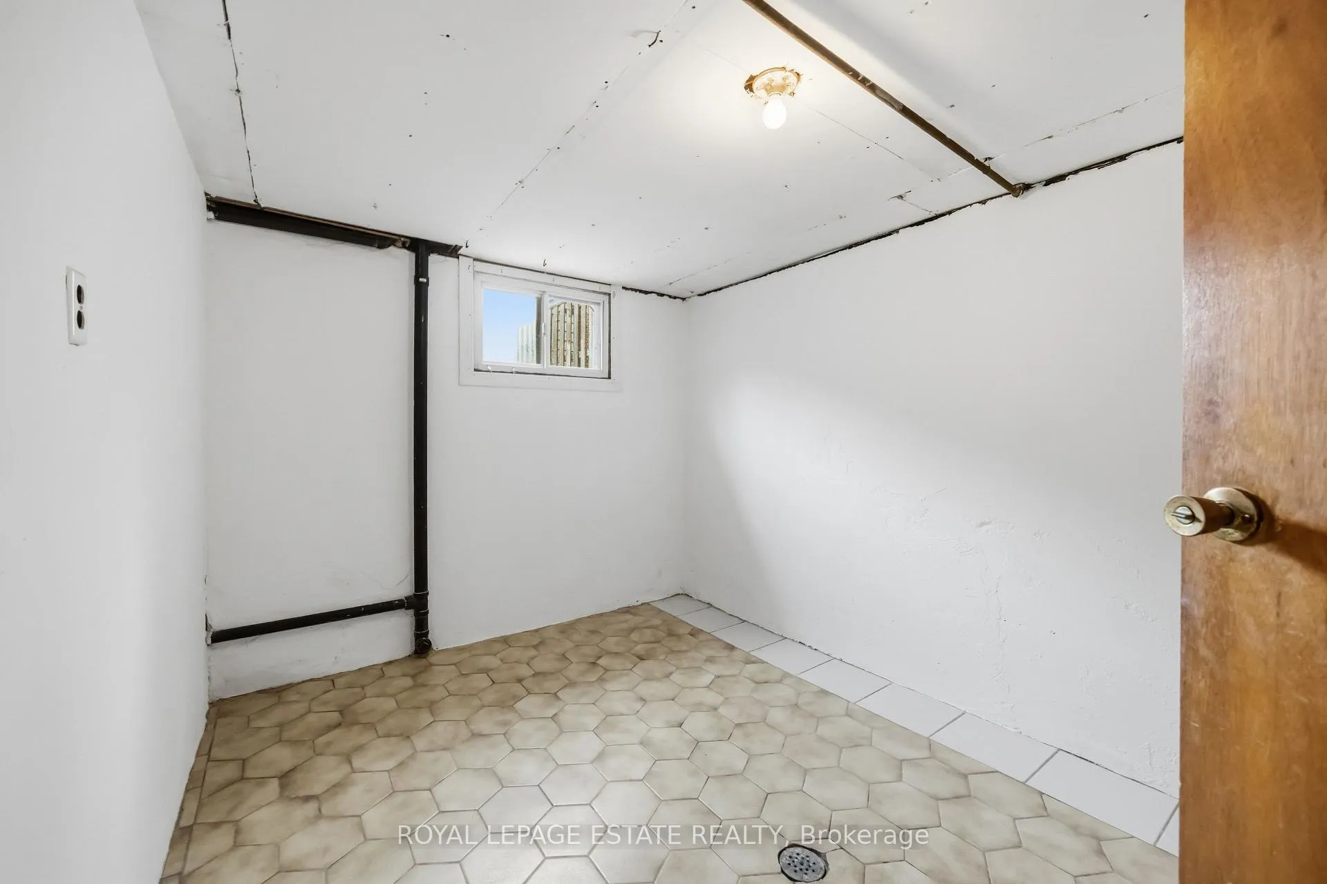 Photo 22 of 293 Harvie Avenue, Toronto, Caledonia-Fairbank — HOMEH