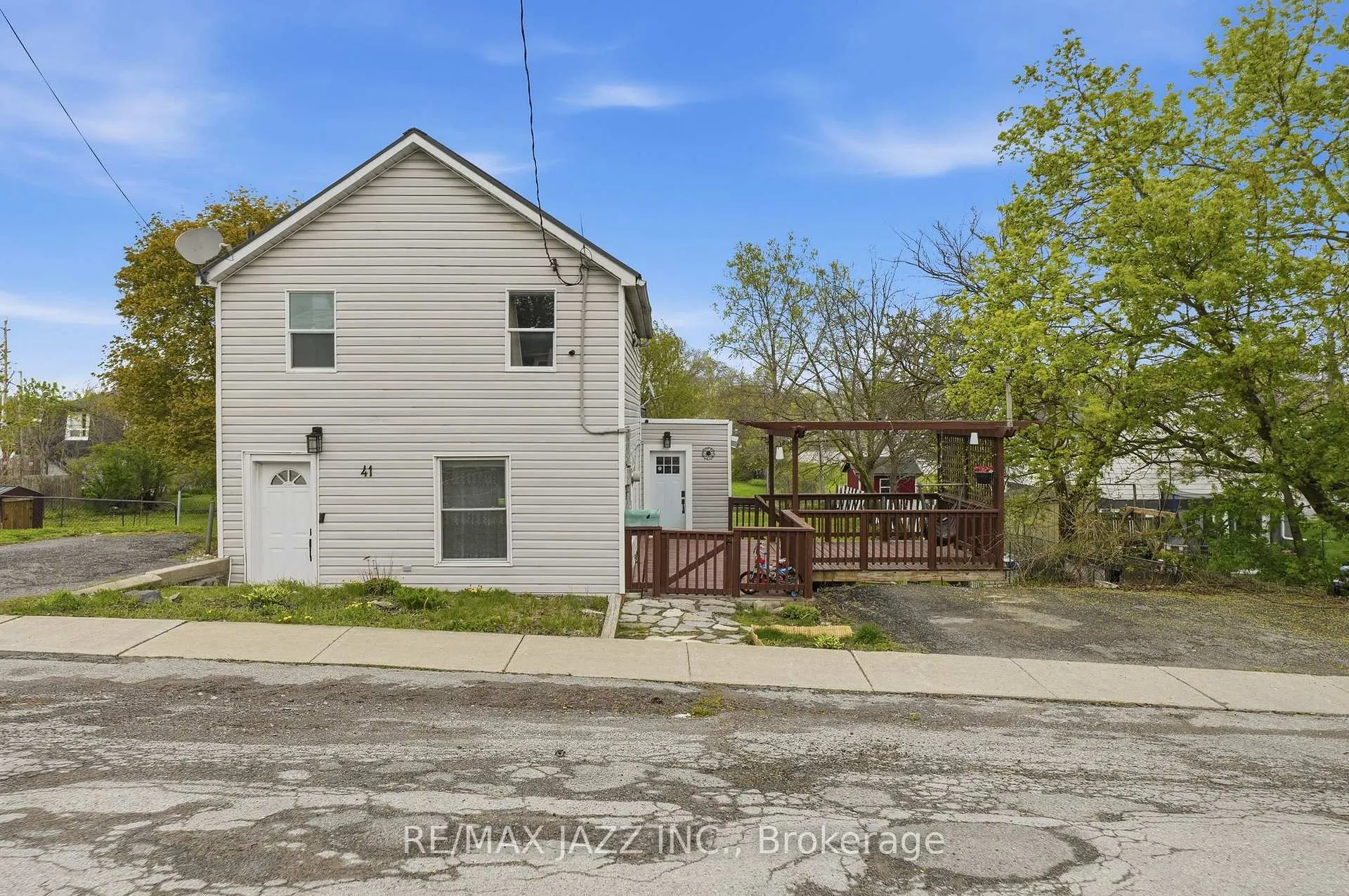 Photo 1 of 41 Baldwin Street, Belleville, Belleville Ward — HOMEH