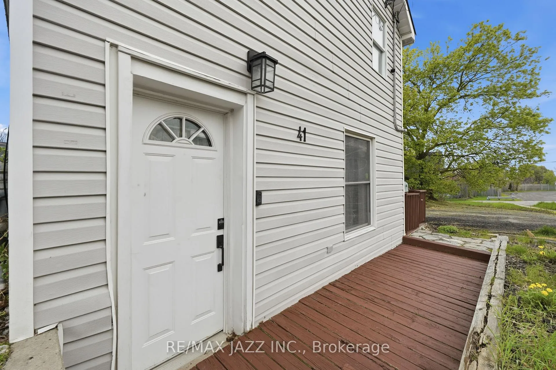 Photo 2 of 41 Baldwin Street, Belleville, Belleville Ward — HOMEH