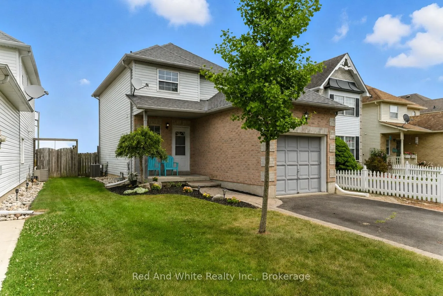 Photo 3 of 37 Hilltop Drive, North Dumfries — HOMEH