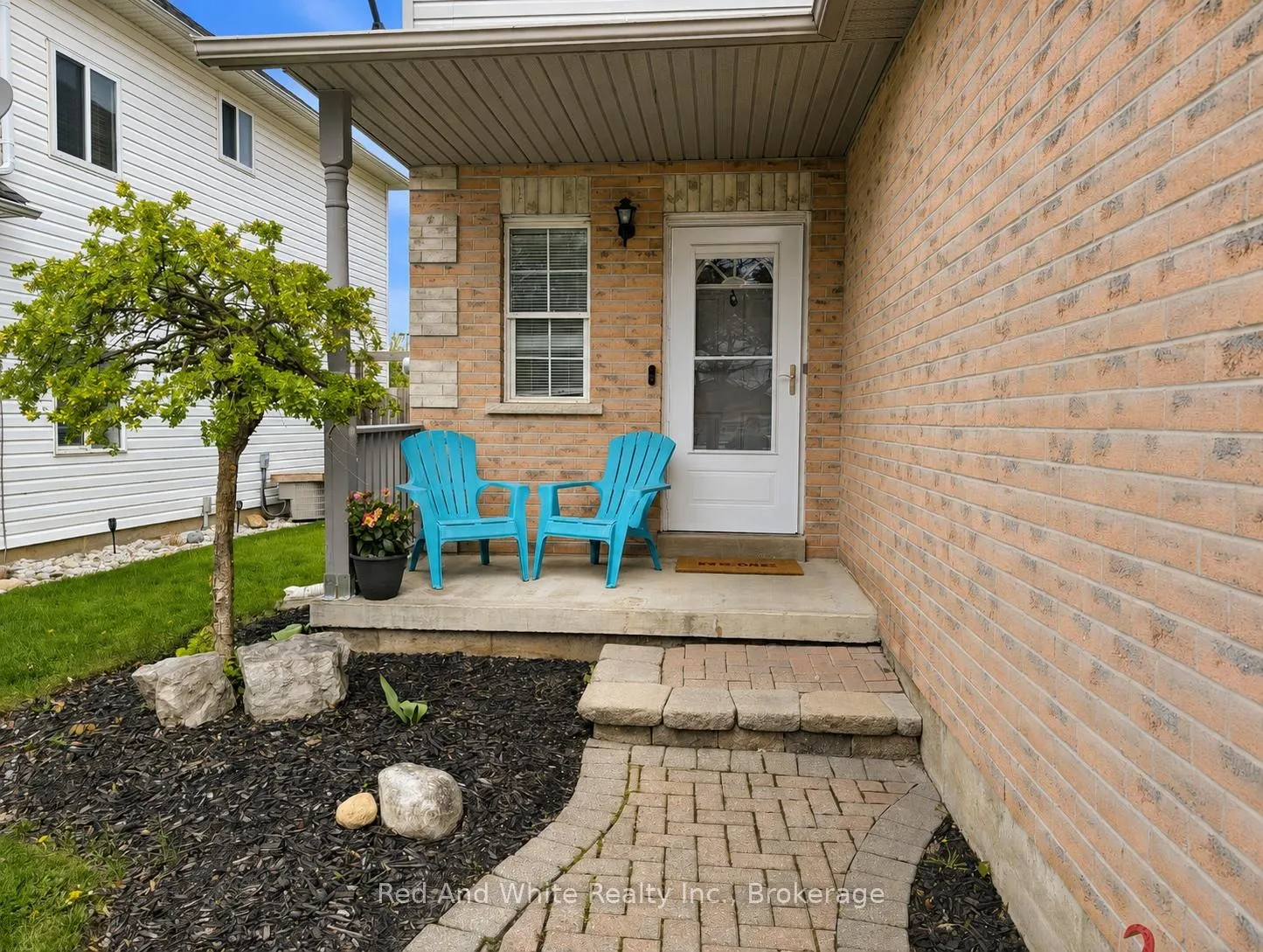 Photo 5 of 37 Hilltop Drive, North Dumfries — HOMEH