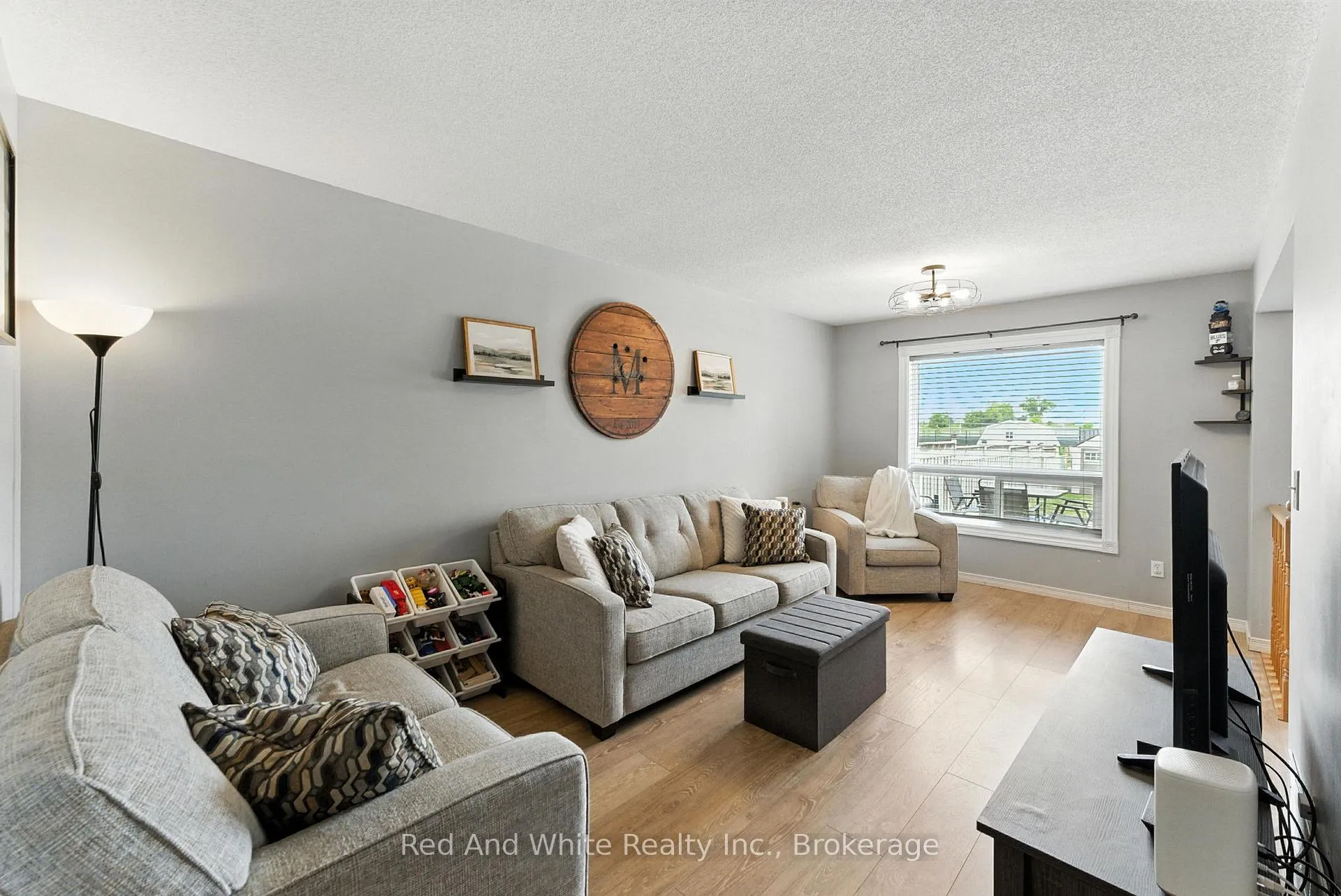 Photo 10 of 37 Hilltop Drive, North Dumfries — HOMEH