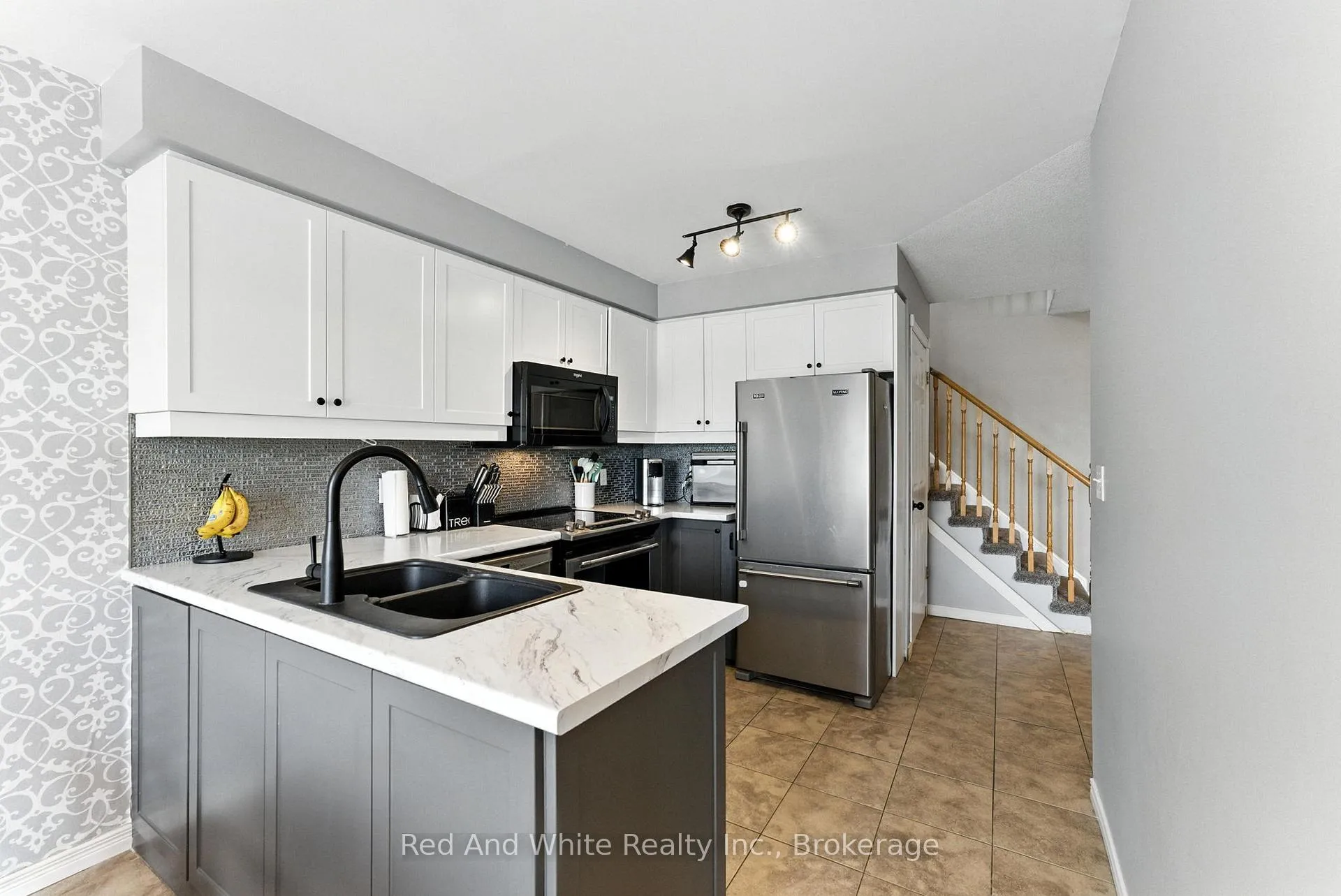 Photo 14 of 37 Hilltop Drive, North Dumfries — HOMEH