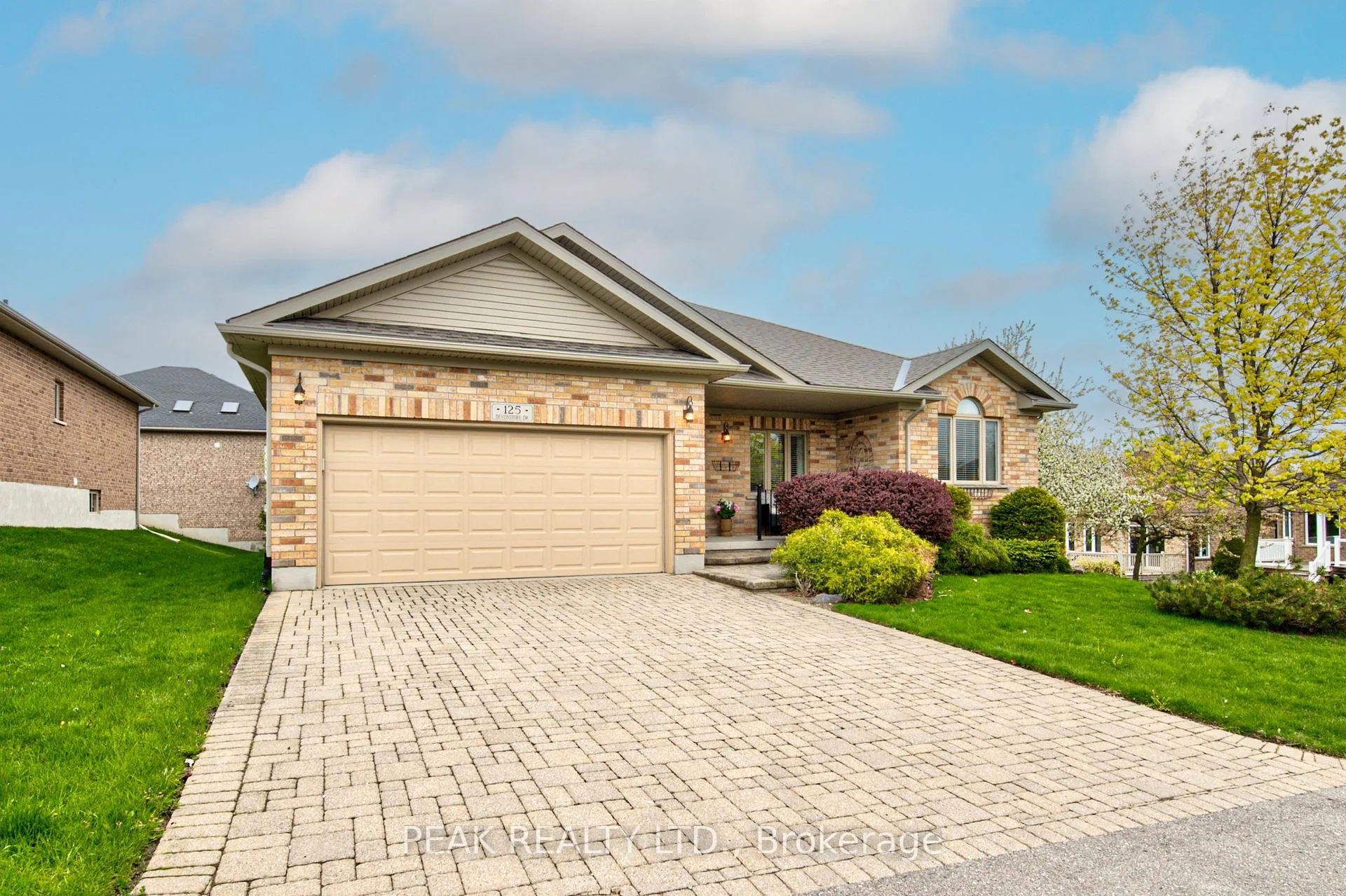 Photo 2 of 125 Devonshire Drive, Wilmot — HOMEH