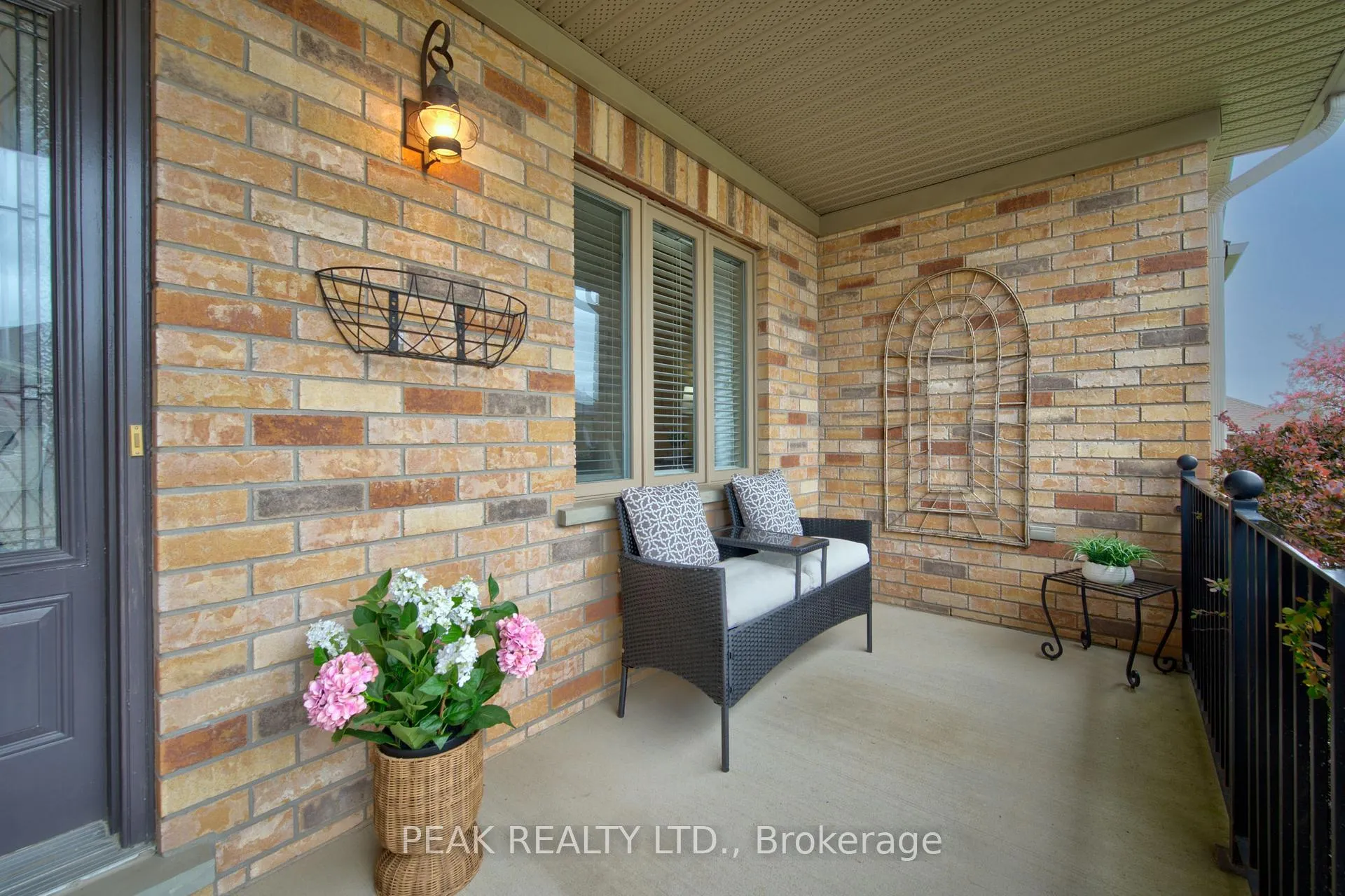 Photo 4 of 125 Devonshire Drive, Wilmot — HOMEH