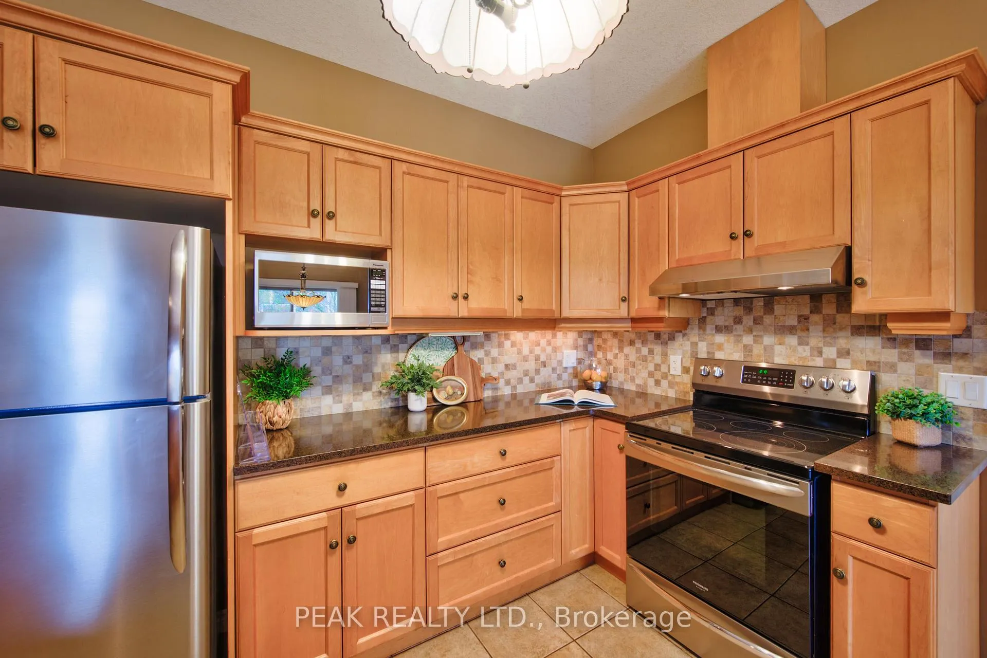 Photo 9 of 125 Devonshire Drive, Wilmot — HOMEH