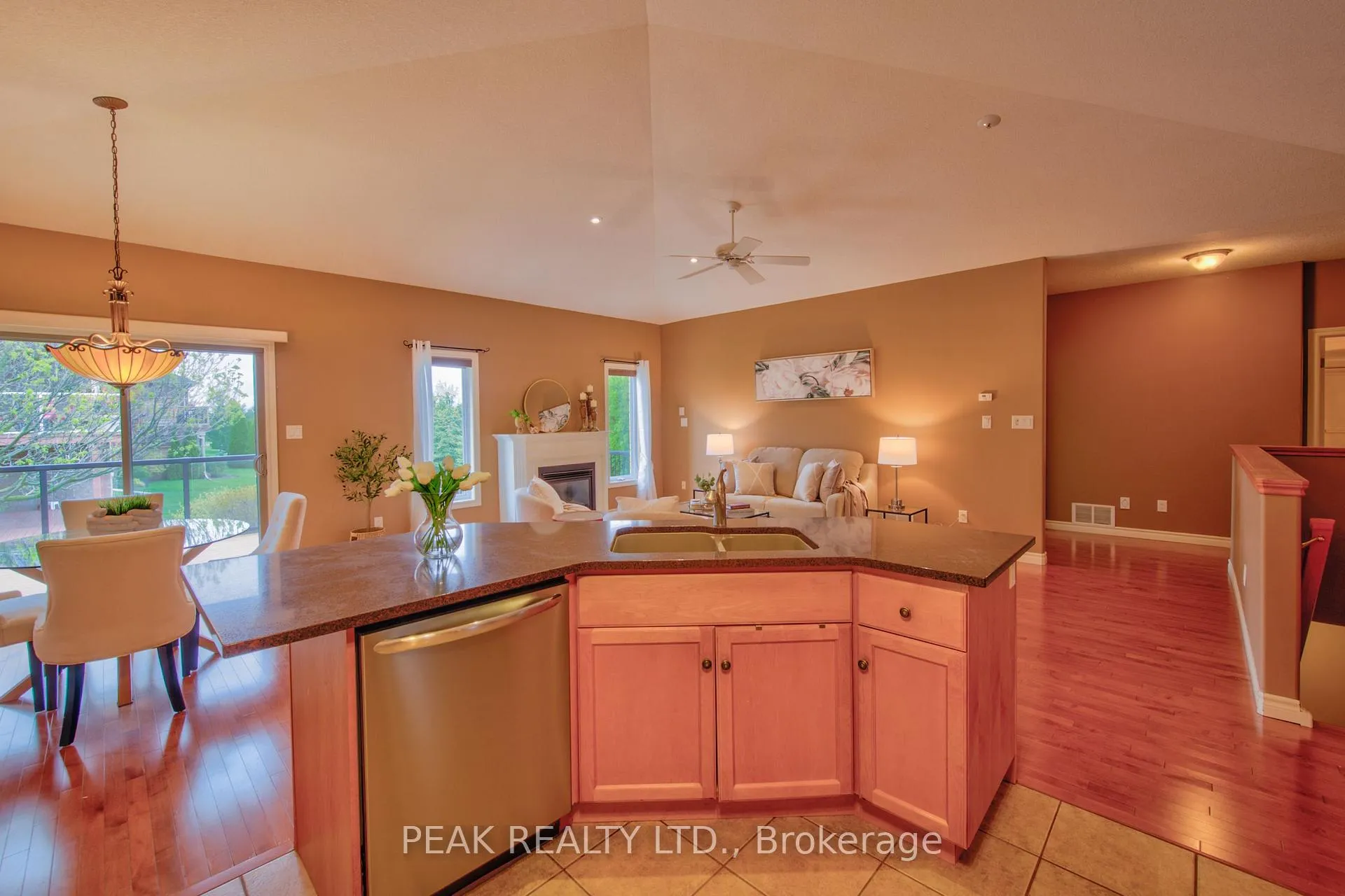 Photo 11 of 125 Devonshire Drive, Wilmot — HOMEH
