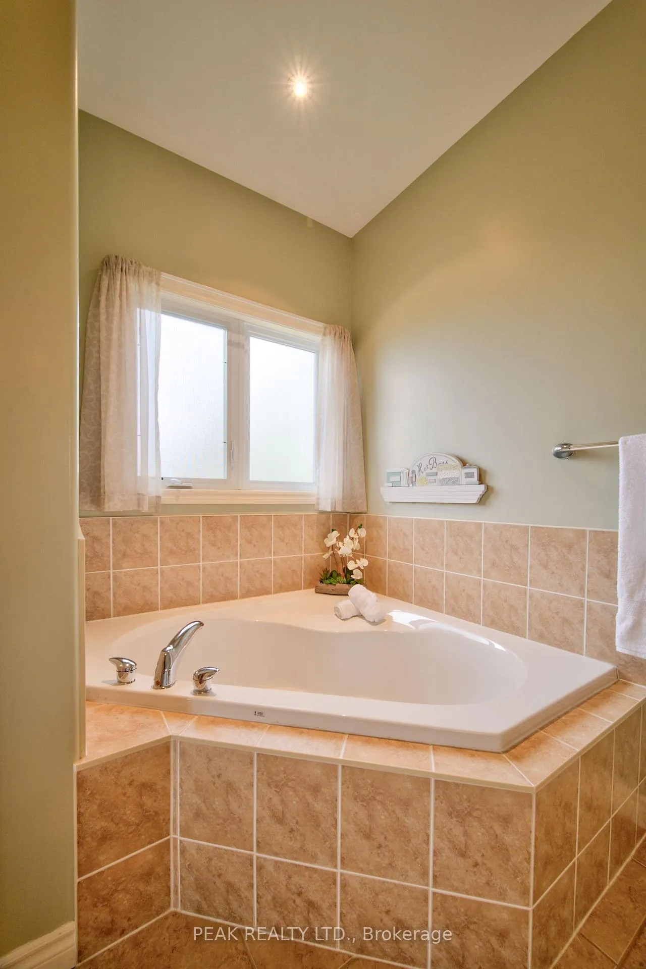 Photo 23 of 125 Devonshire Drive, Wilmot — HOMEH