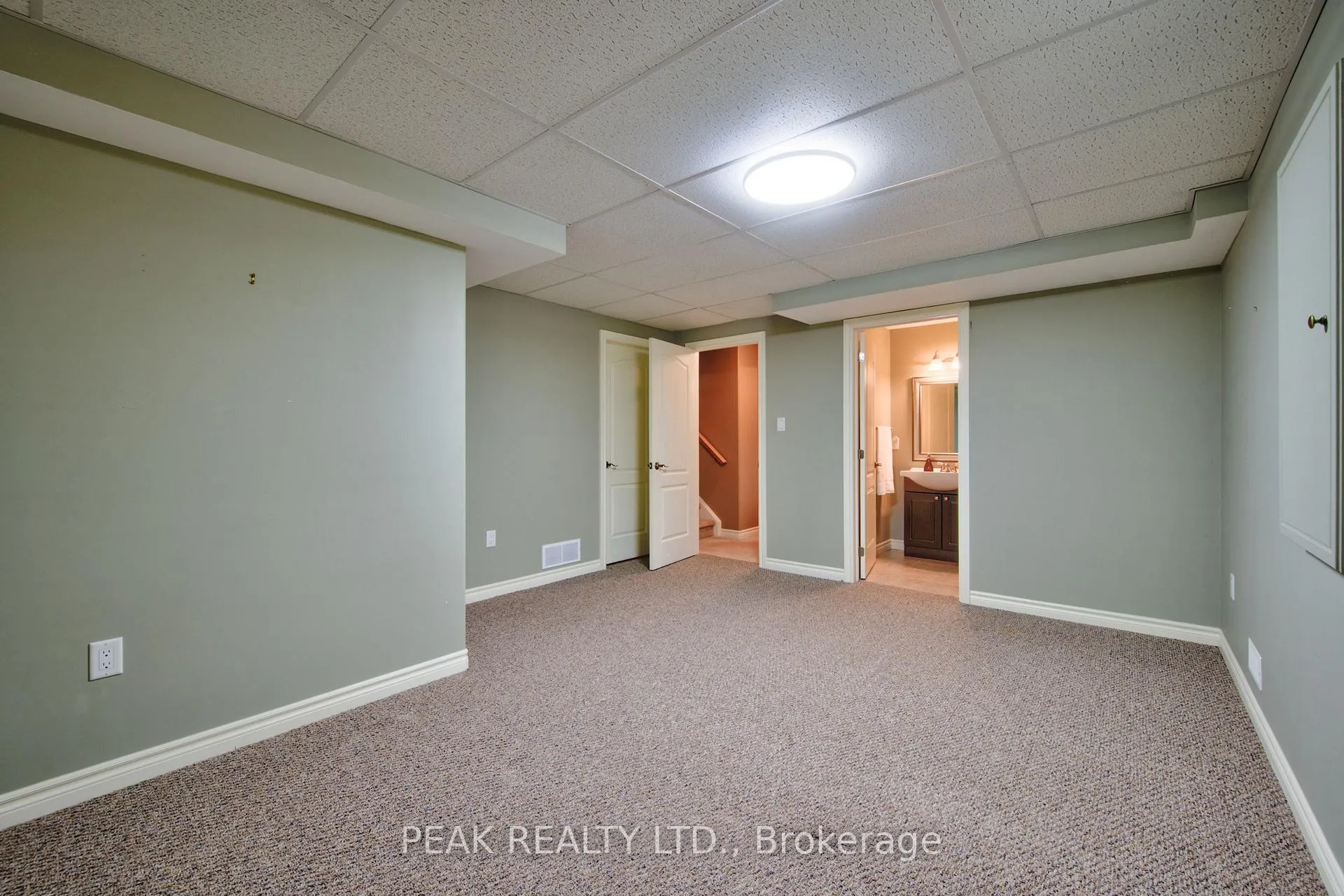 Photo 31 of 125 Devonshire Drive, Wilmot — HOMEH