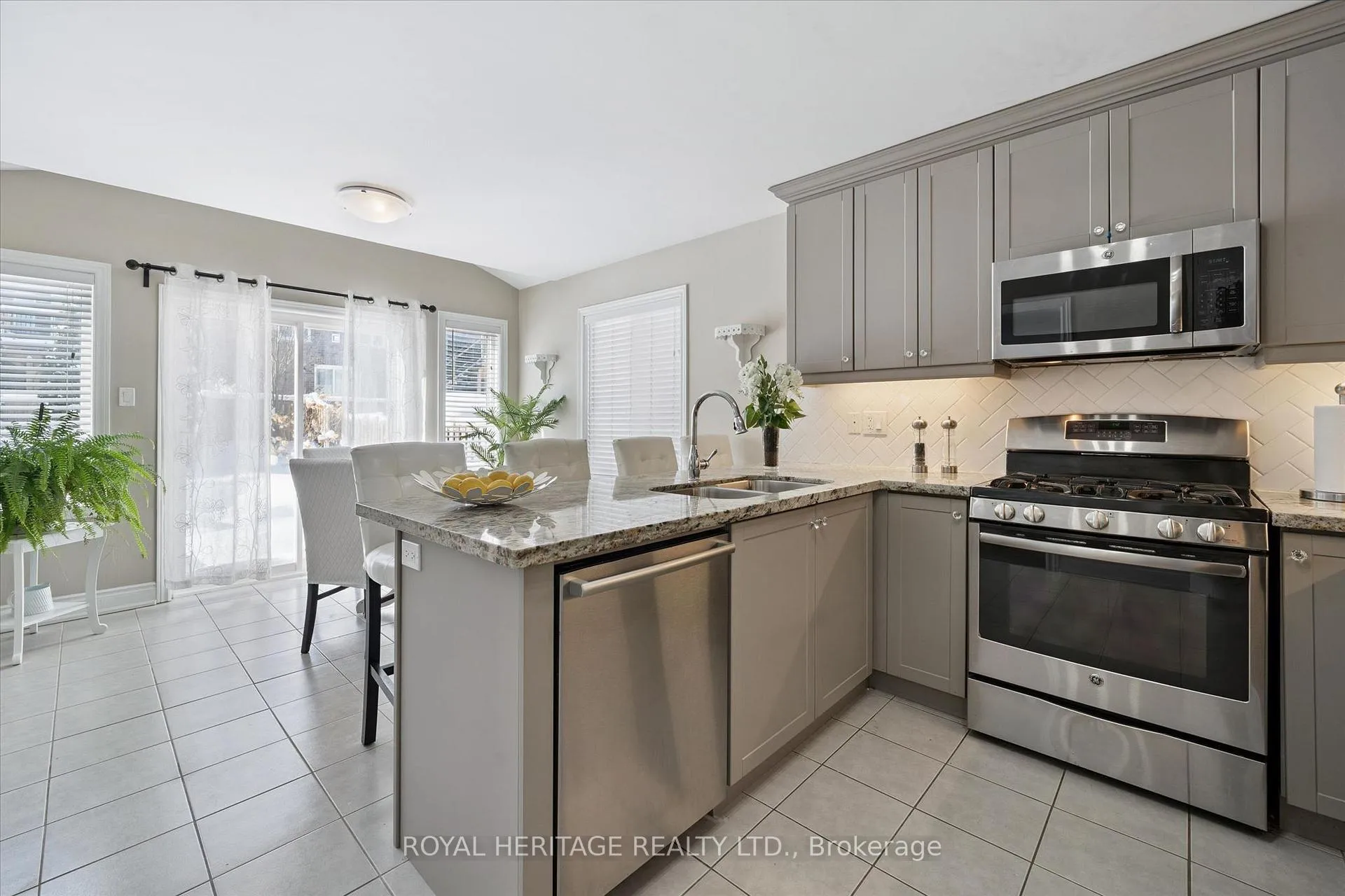 Photo 12 of 3074 Emperor Drive, Orillia — HOMEH