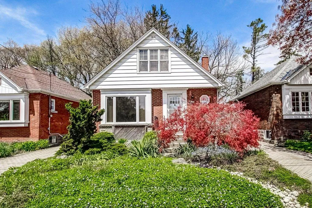 Photo 2 of 209 Parkview Drive, Hamilton, Westdale — HOMEH