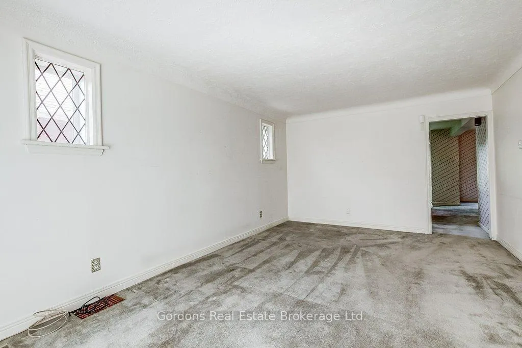Photo 6 of 209 Parkview Drive, Hamilton, Westdale — HOMEH
