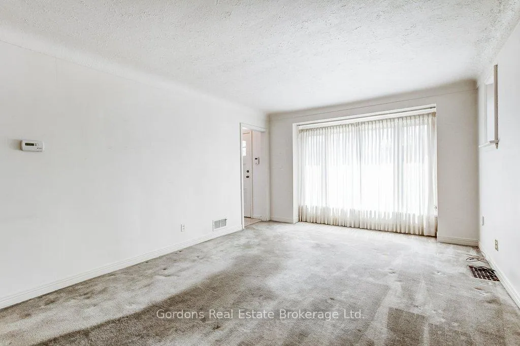 Photo 7 of 209 Parkview Drive, Hamilton, Westdale — HOMEH