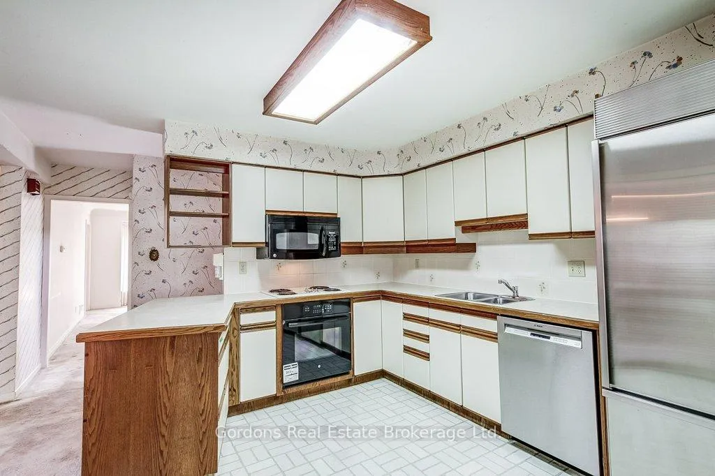 Photo 13 of 209 Parkview Drive, Hamilton, Westdale — HOMEH