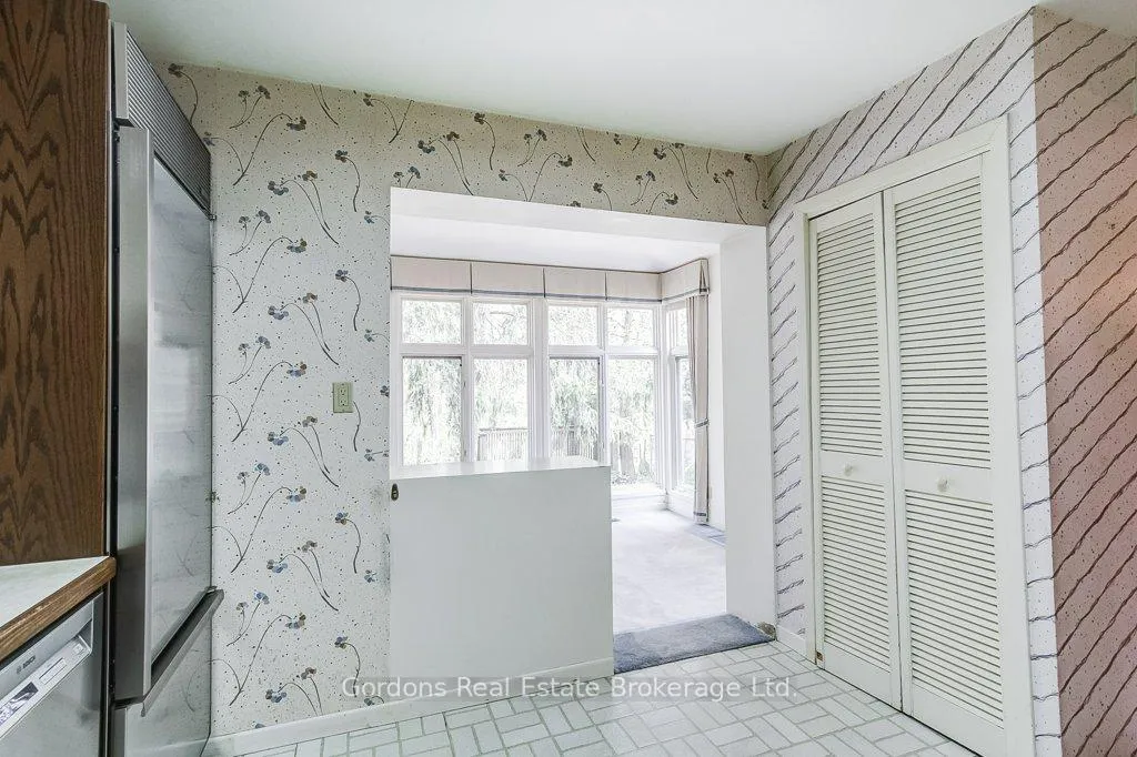 Photo 15 of 209 Parkview Drive, Hamilton, Westdale — HOMEH