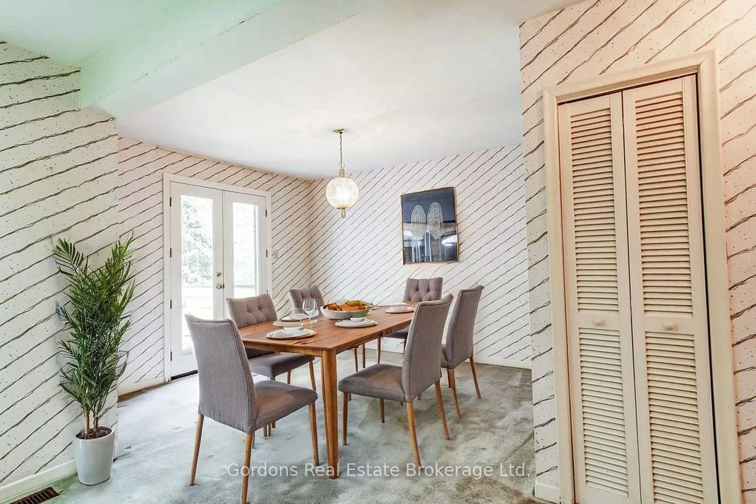 Photo 16 of 209 Parkview Drive, Hamilton, Westdale — HOMEH