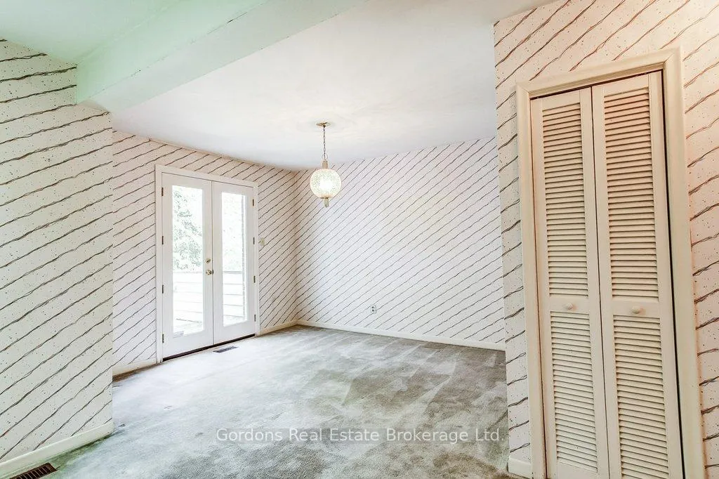 Photo 17 of 209 Parkview Drive, Hamilton, Westdale — HOMEH