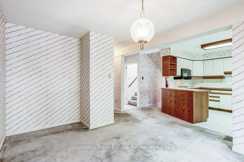 Photo 18 of 209 Parkview Drive, Hamilton, Westdale — HOMEH