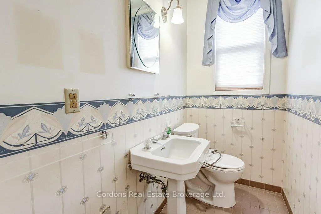 Photo 21 of 209 Parkview Drive, Hamilton, Westdale — HOMEH