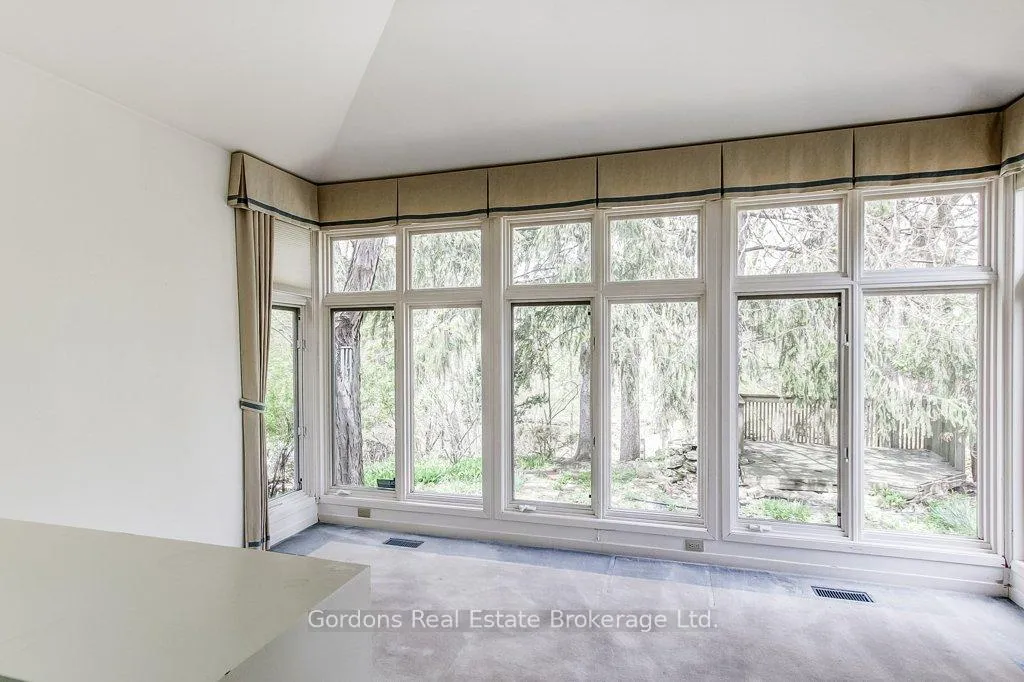 Photo 23 of 209 Parkview Drive, Hamilton, Westdale — HOMEH