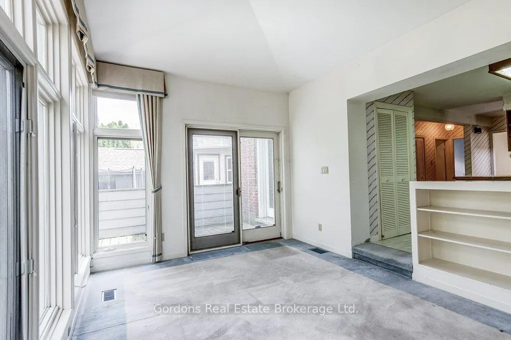 Photo 24 of 209 Parkview Drive, Hamilton, Westdale — HOMEH