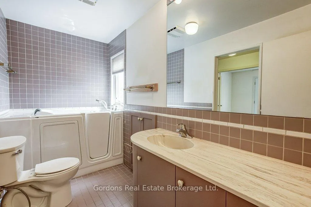 Photo 29 of 209 Parkview Drive, Hamilton, Westdale — HOMEH