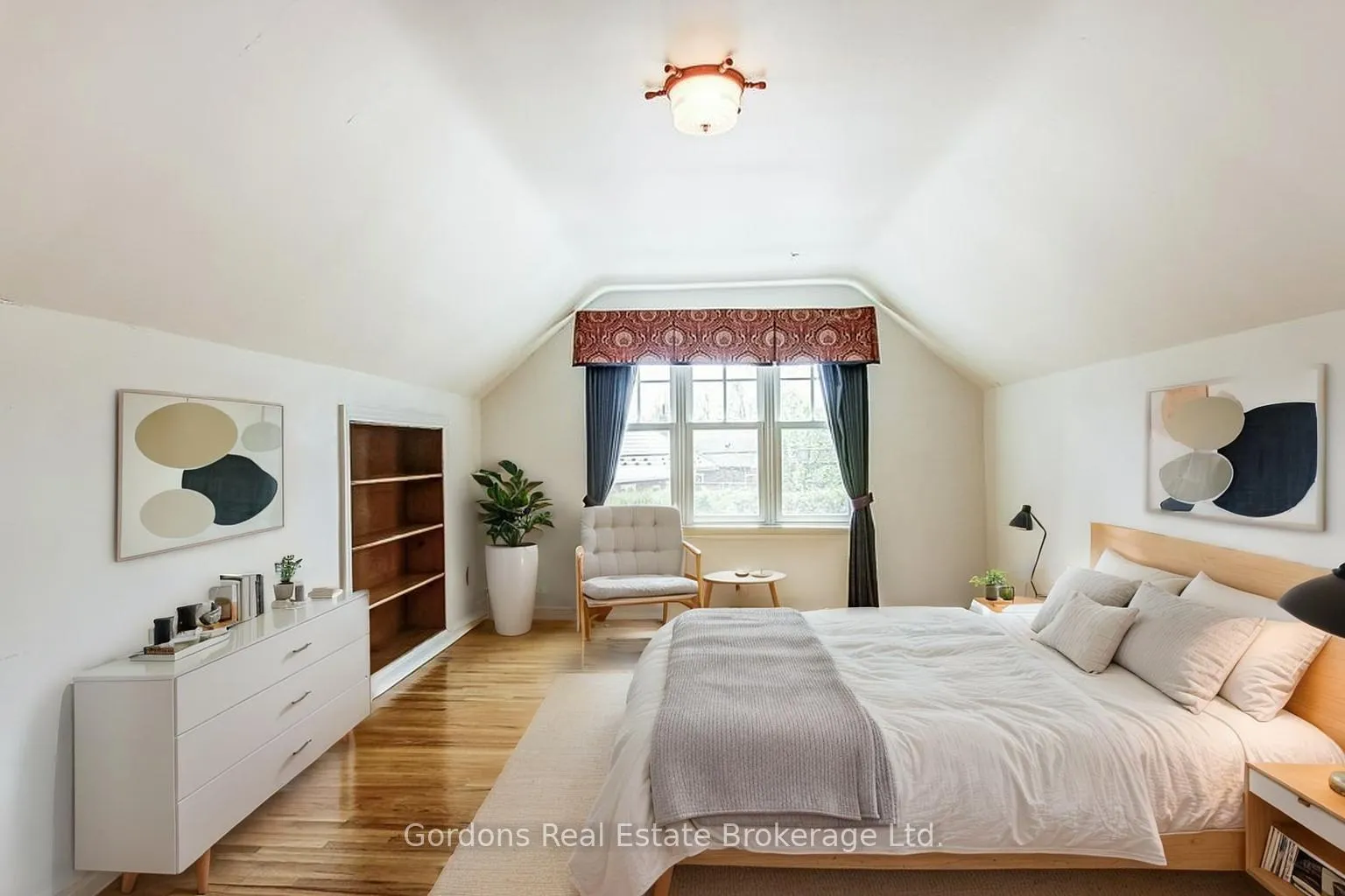 Photo 31 of 209 Parkview Drive, Hamilton, Westdale — HOMEH