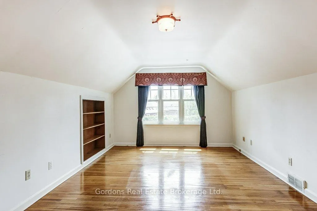 Photo 32 of 209 Parkview Drive, Hamilton, Westdale — HOMEH