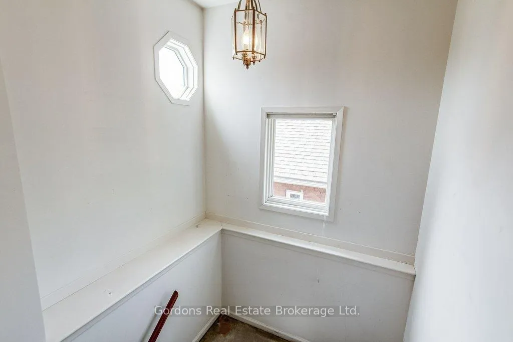 Photo 34 of 209 Parkview Drive, Hamilton, Westdale — HOMEH