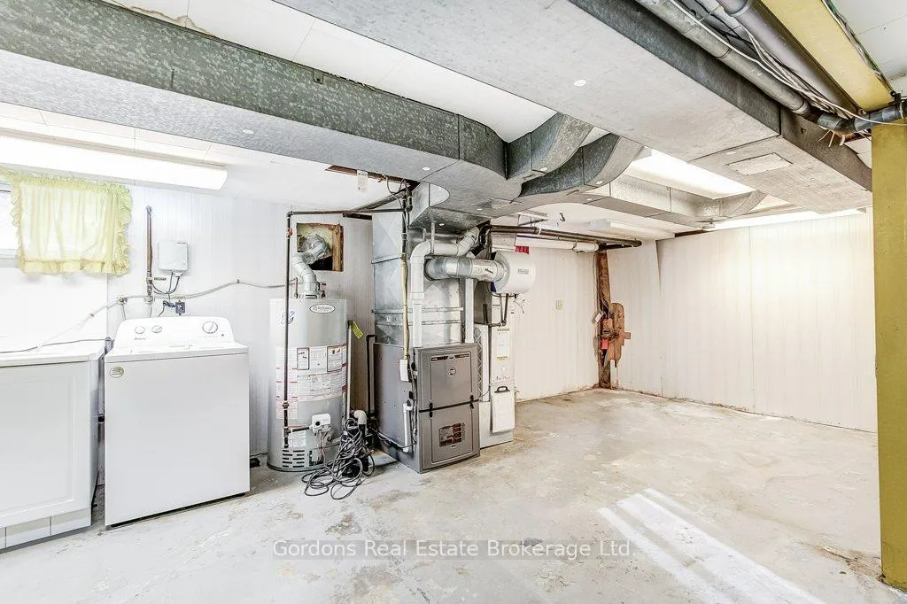 Photo 41 of 209 Parkview Drive, Hamilton, Westdale — HOMEH