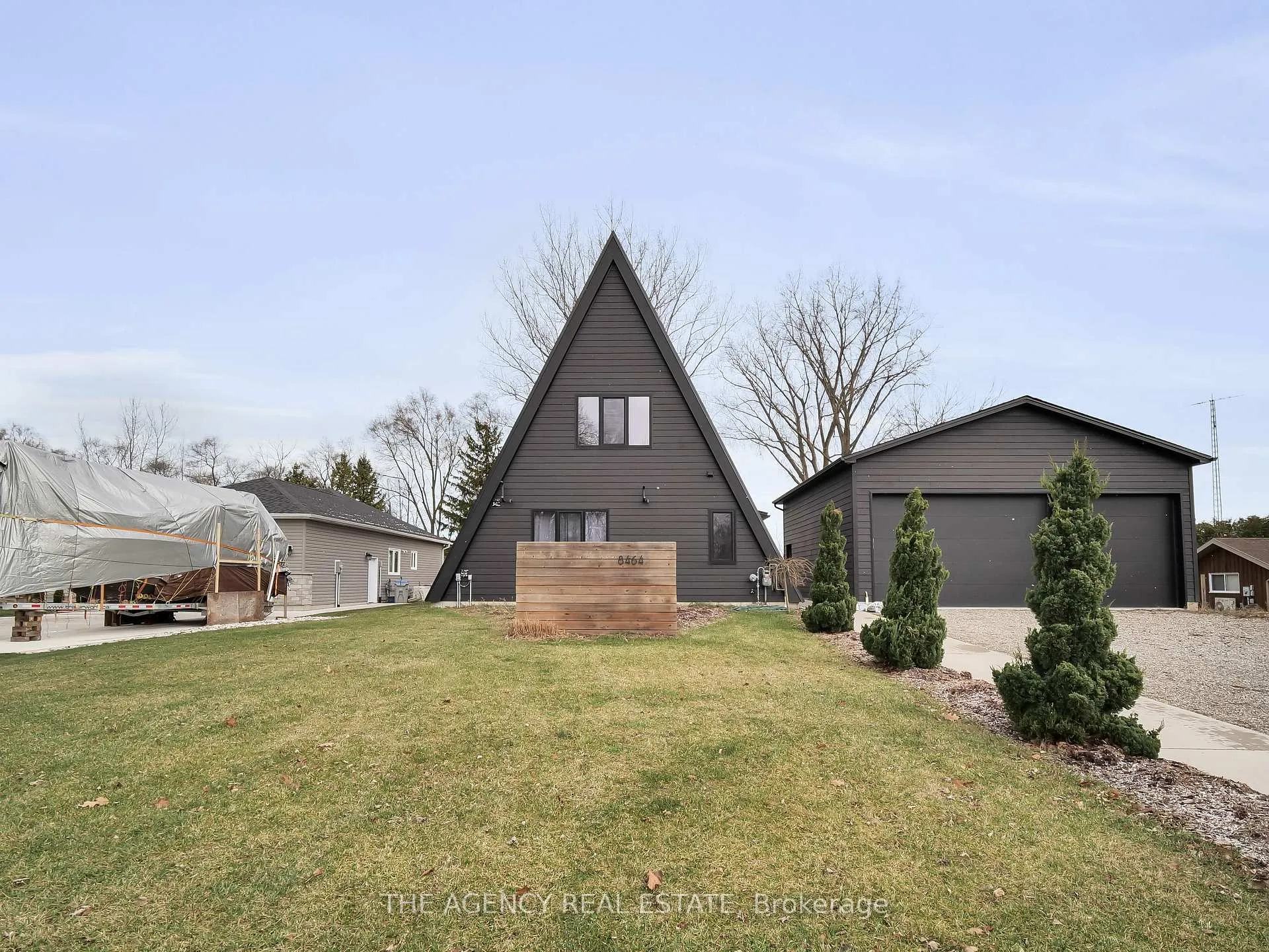 Photo 2 of 8464 Adams Court, Lambton Shores, Grand Bend — HOMEH