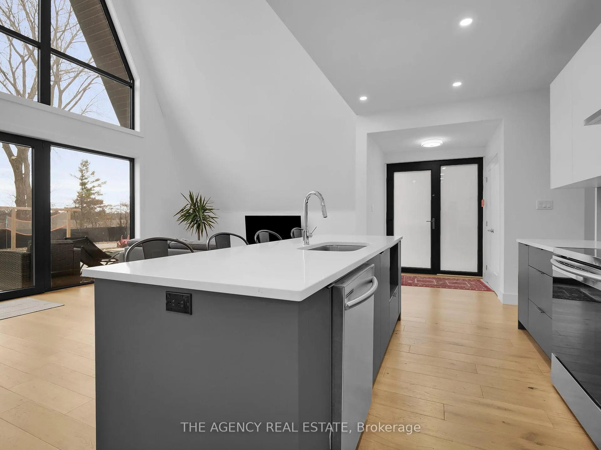 Photo 8 of 8464 Adams Court, Lambton Shores, Grand Bend — HOMEH