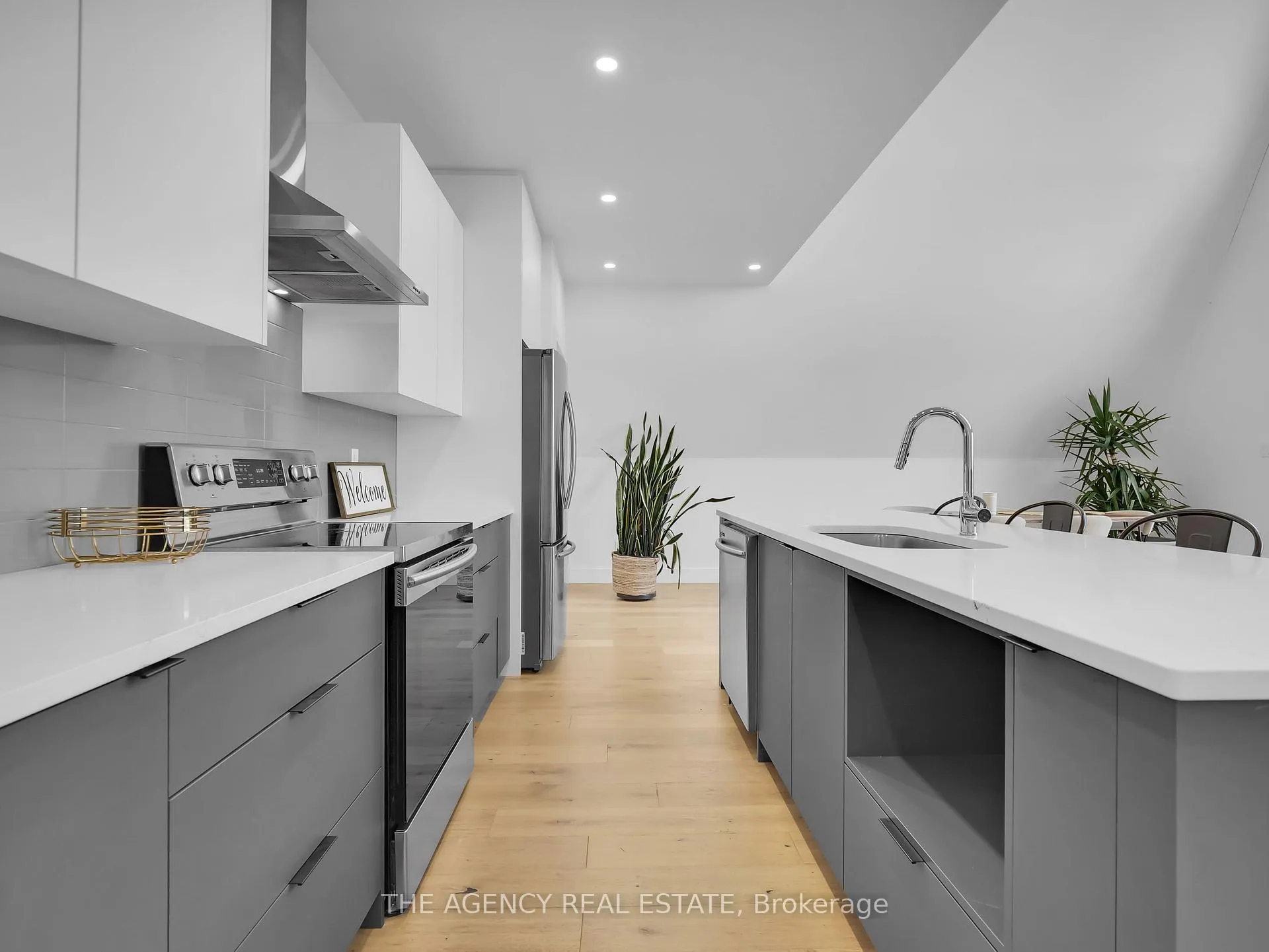 Photo 9 of 8464 Adams Court, Lambton Shores, Grand Bend — HOMEH