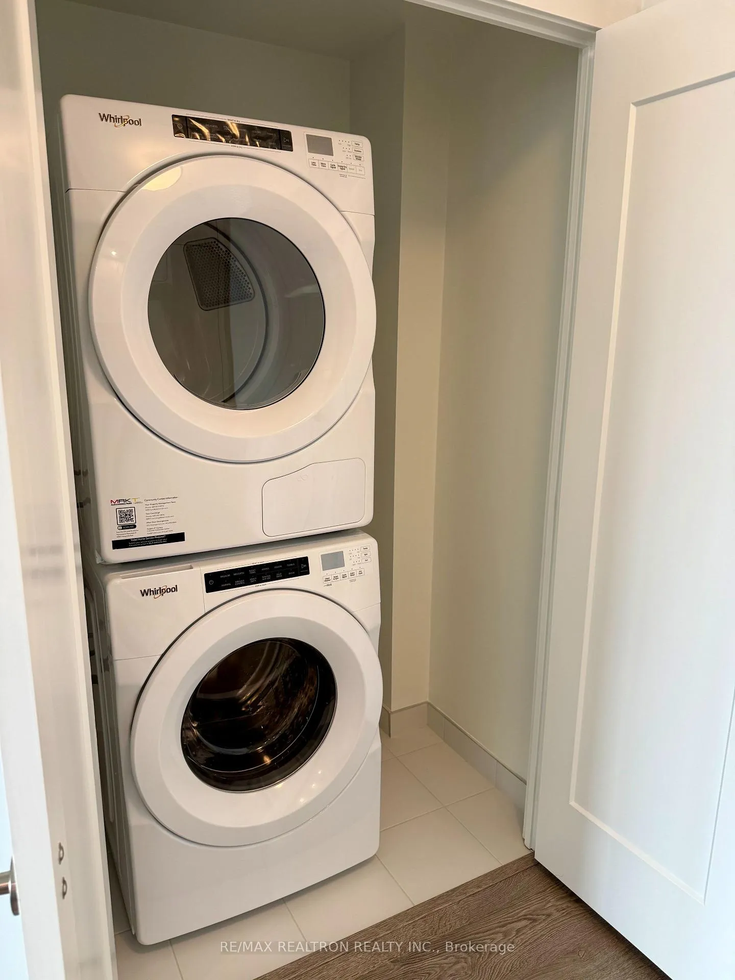 Photo 5 of Unit 907, 115 Denison Avenue, Toronto, Kensington-Chinatown — HOMEH