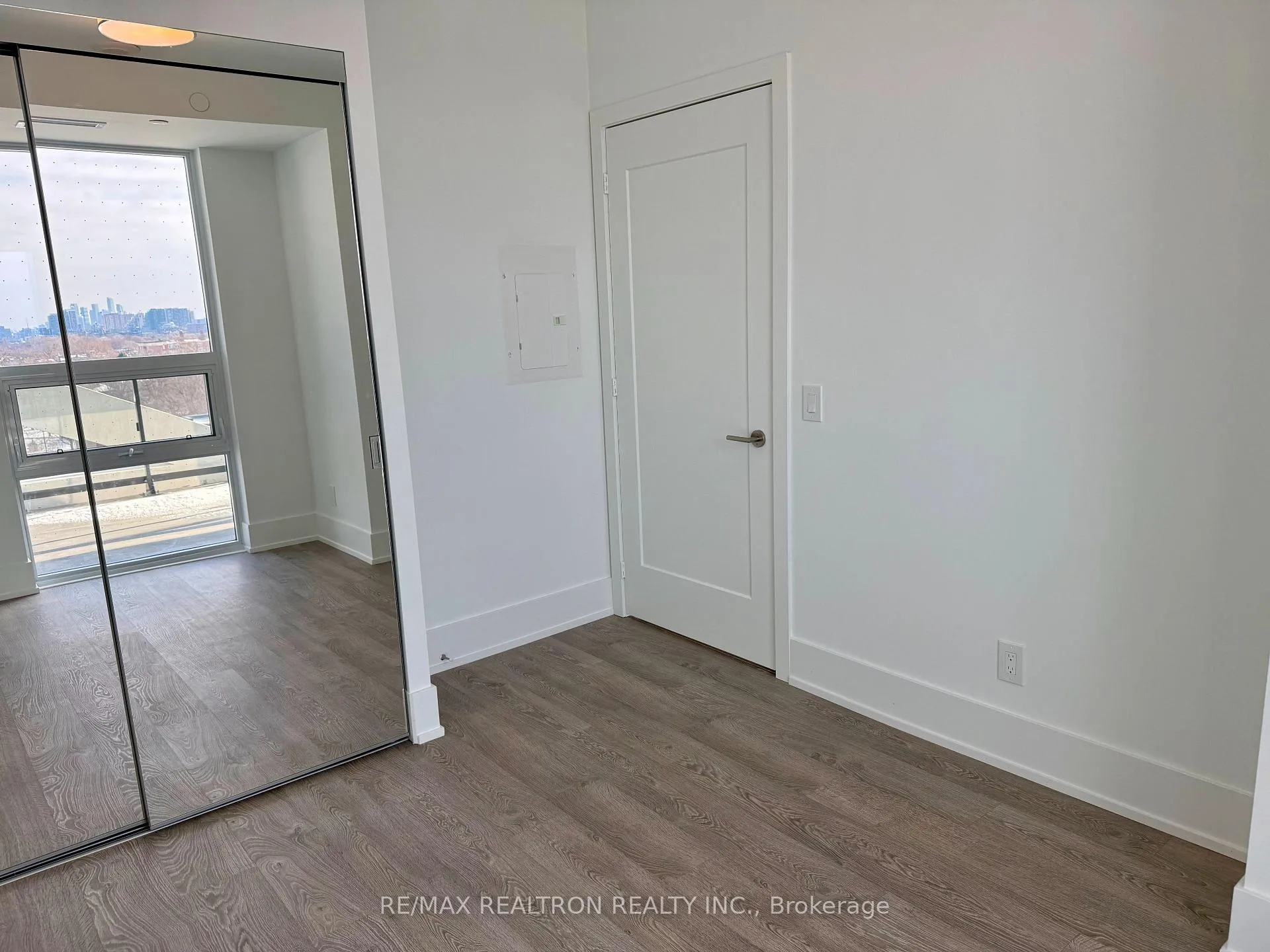 Photo 13 of Unit 907, 115 Denison Avenue, Toronto, Kensington-Chinatown — HOMEH