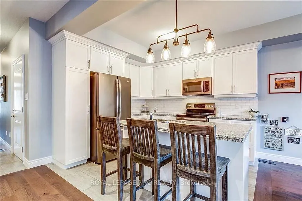 Photo 4 of Unit 14, 98 Shoreview Place W, Hamilton, Lakeshore — HOMEH