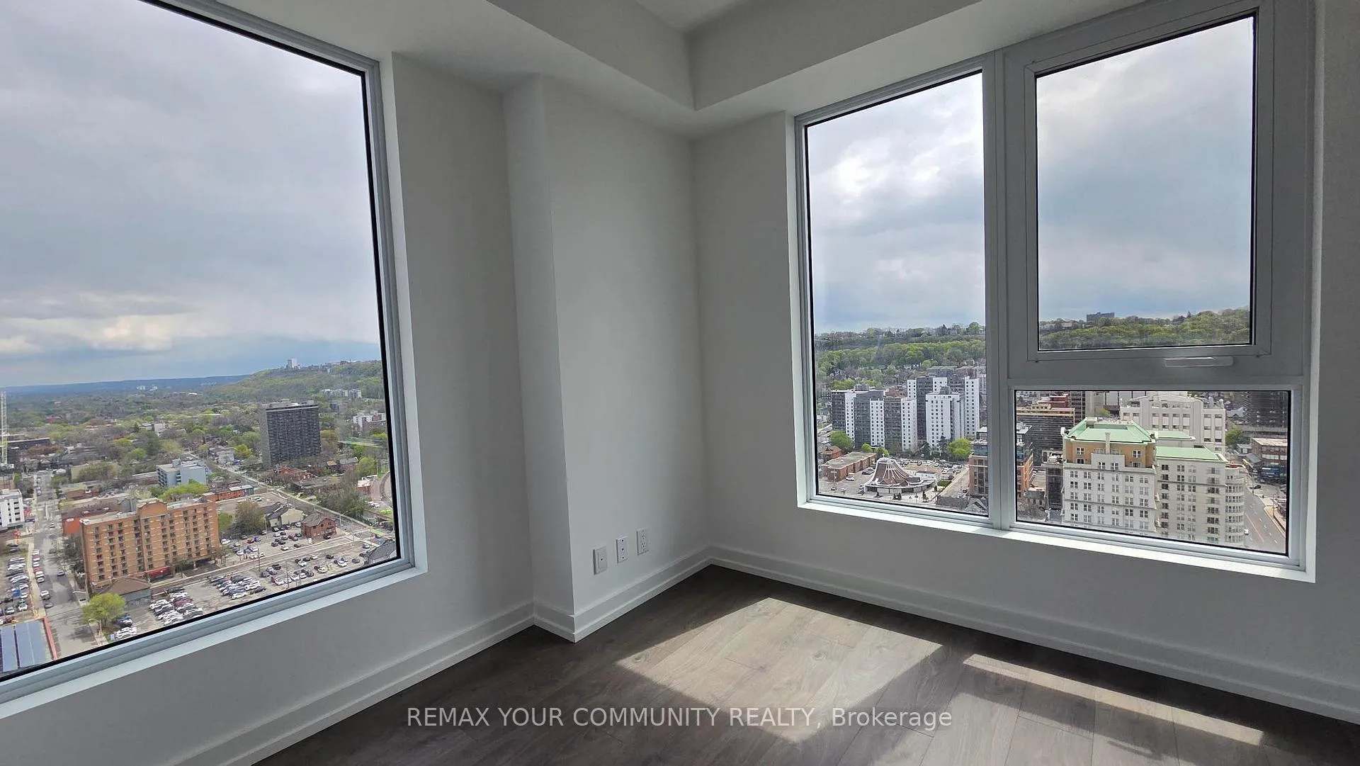 Photo 11 of Unit 2610, 75 James Street S, Hamilton, Durand — HOMEH