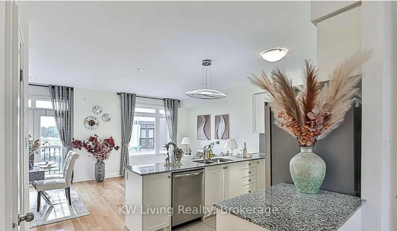 Photo 5 of 62 William Saville Street, Markham, Unionville — HOMEH