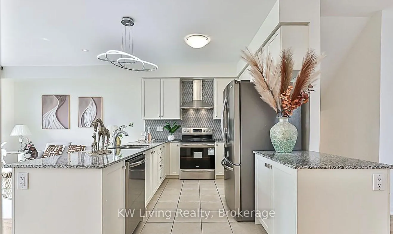 Photo 6 of 62 William Saville Street, Markham, Unionville — HOMEH