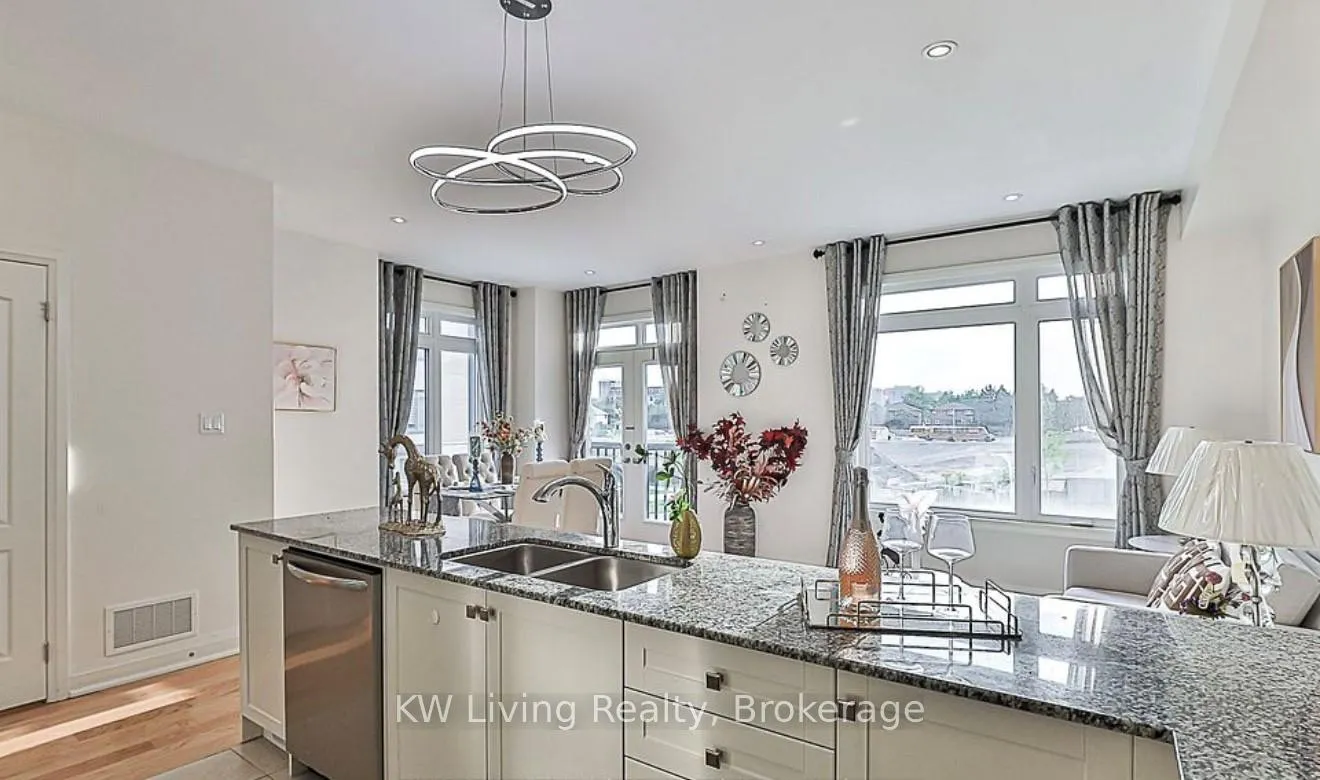Photo 8 of 62 William Saville Street, Markham, Unionville — HOMEH