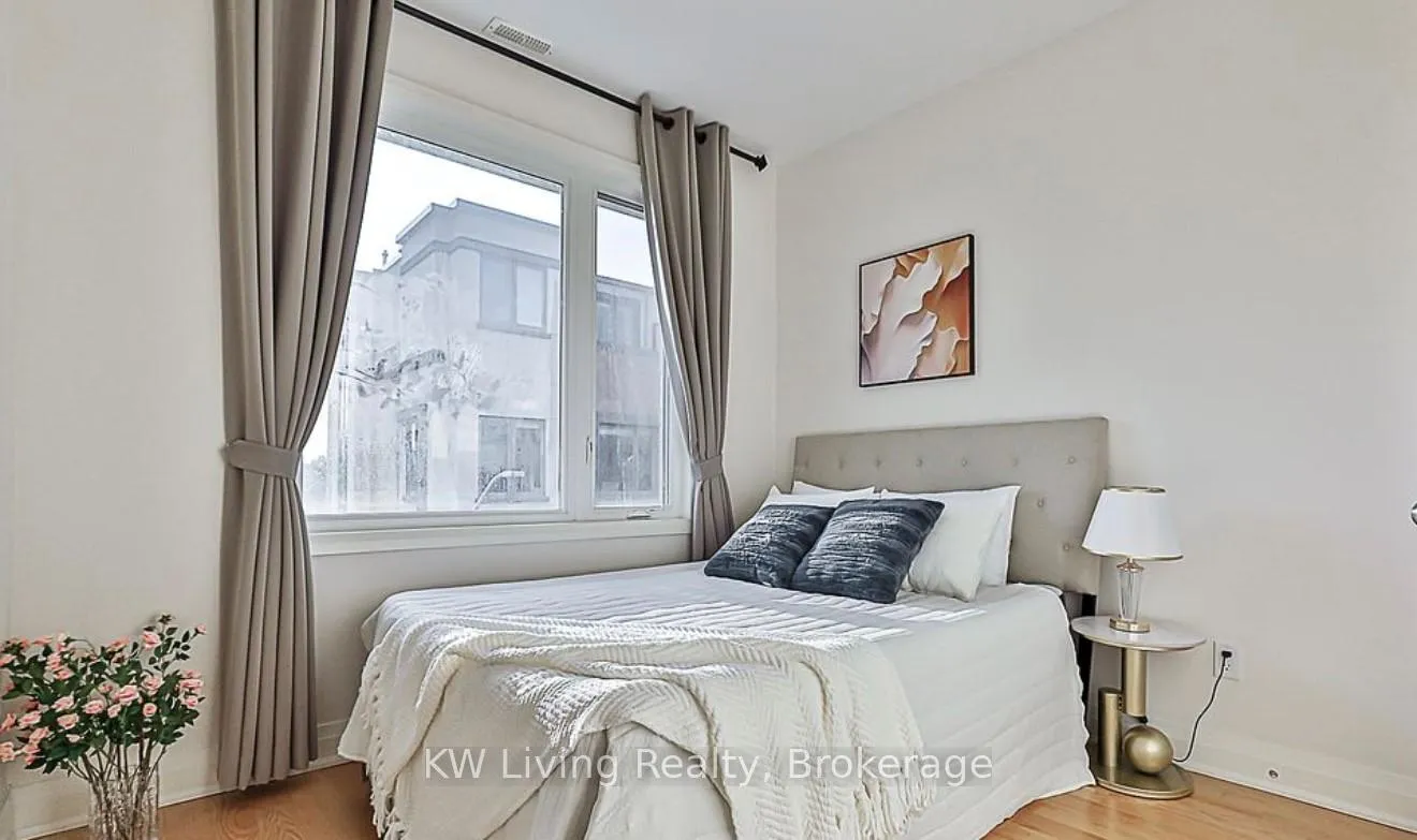 Photo 13 of 62 William Saville Street, Markham, Unionville — HOMEH