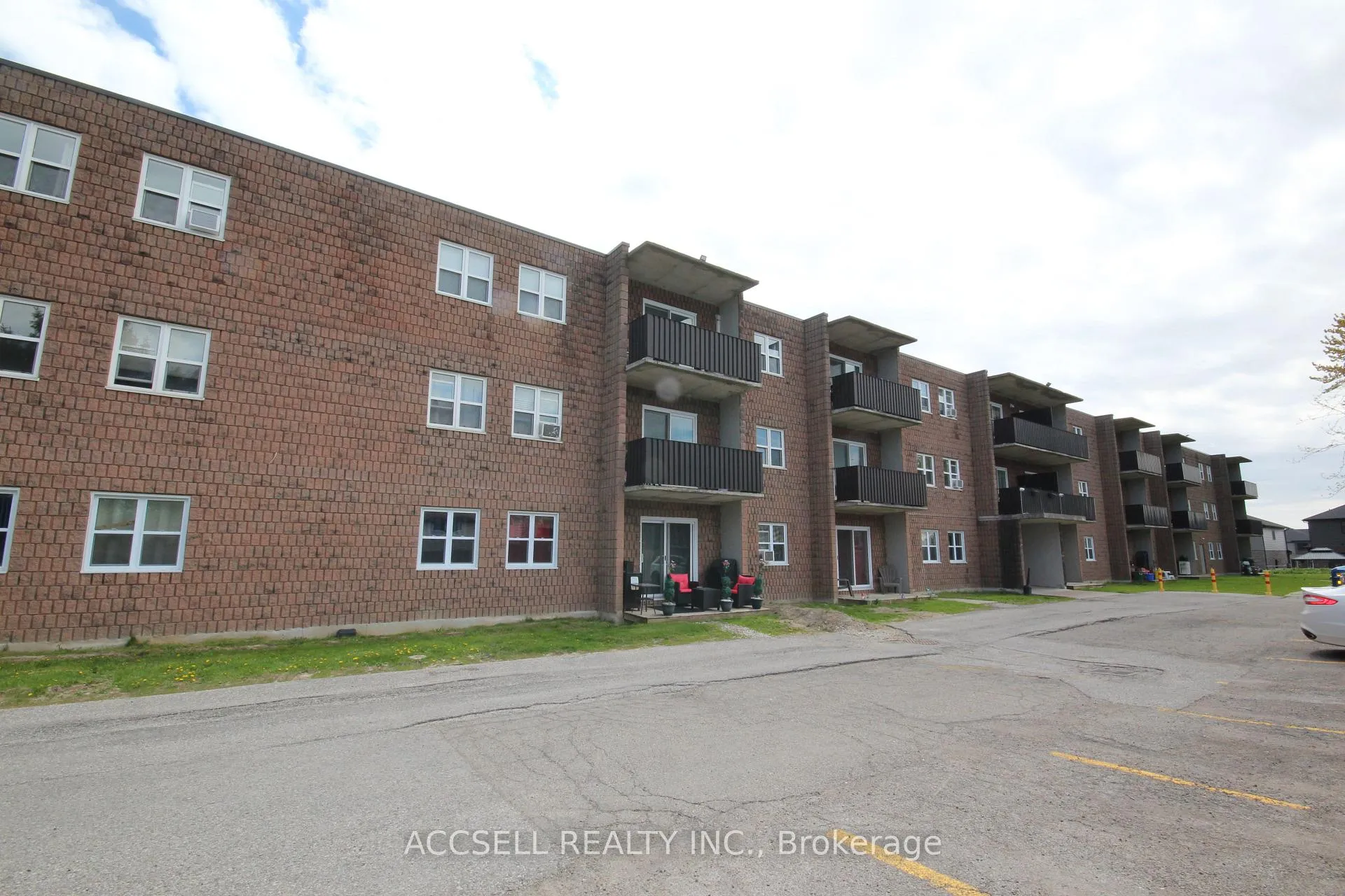 Photo of Unit 306, 276 Merritt Avenue